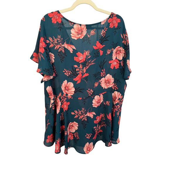 EUC! Torrid 3 Floral Flutter sleeve Blouse - Picture 6 of 6